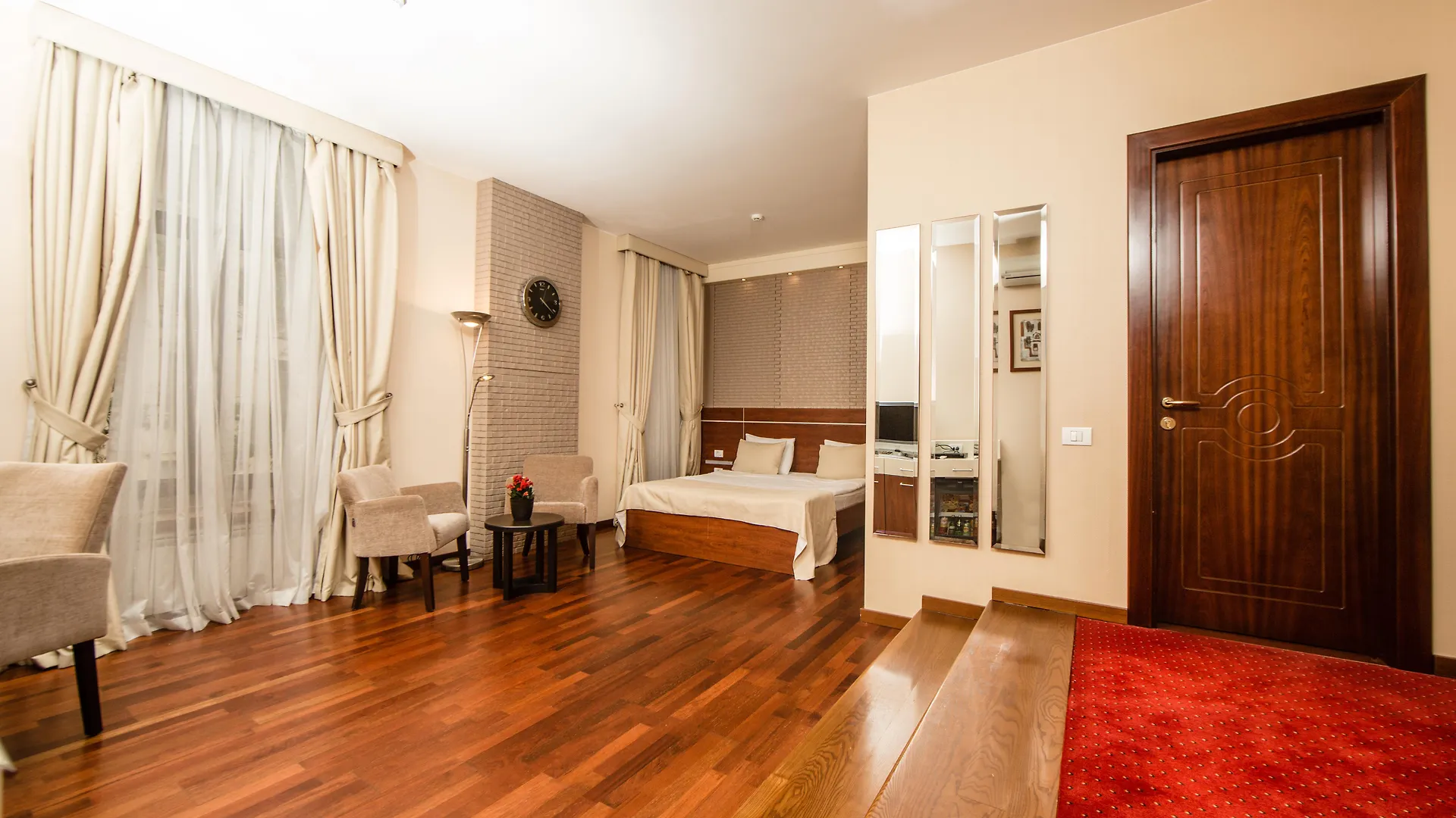 Passage Modern Hotel