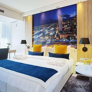 מלון Golden Tulip Airport ****