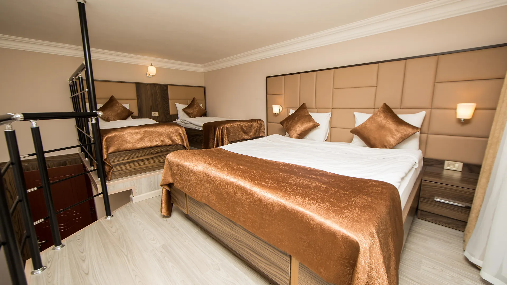 Passage Hotel